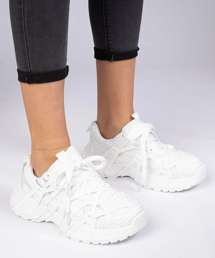 Białe sneakersy na masywnej podeszwie Telda