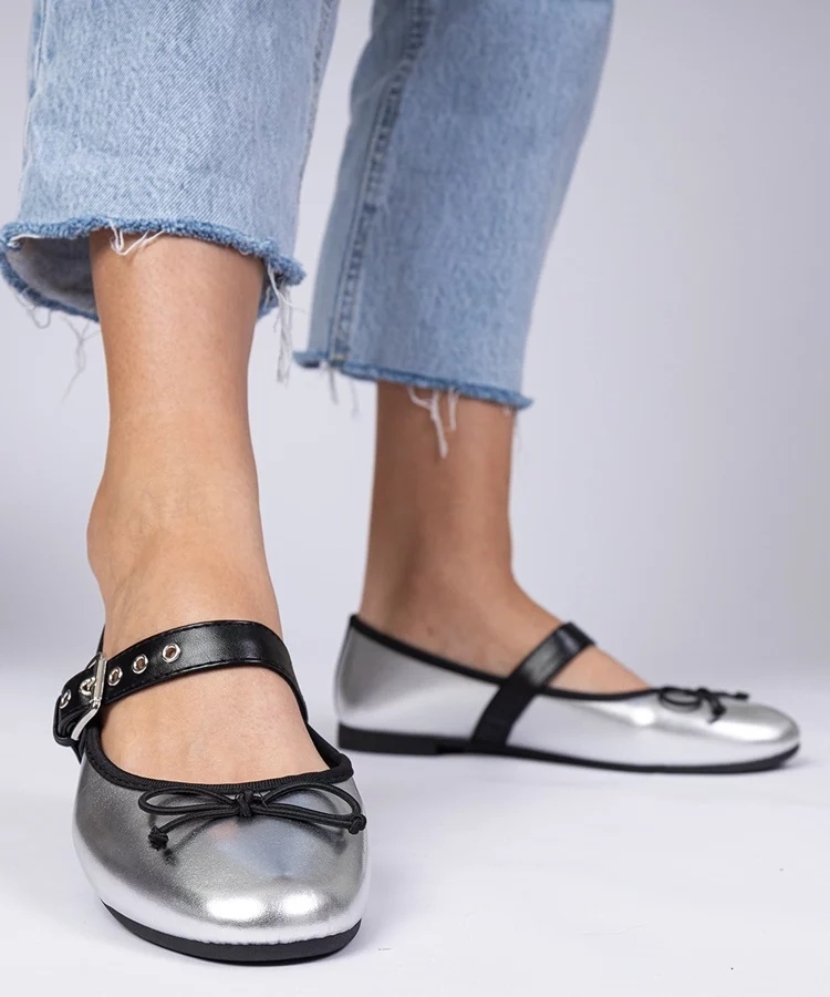 Srebrne damskie balerinki z kokardką Mansy
