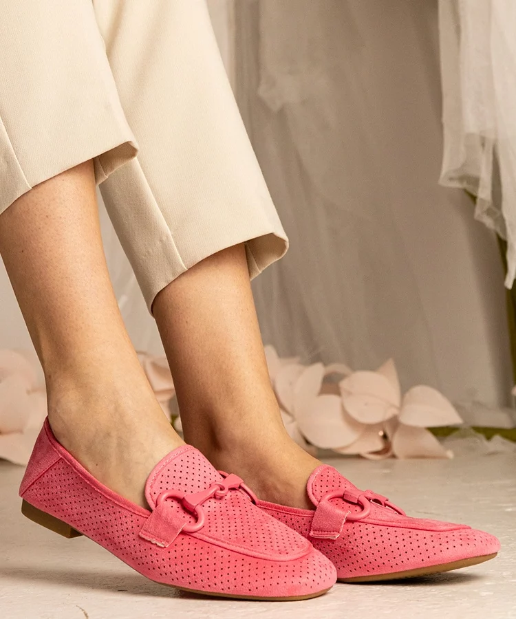 Różowe damskie mokasyny ażurowe z ozdobą Mensory