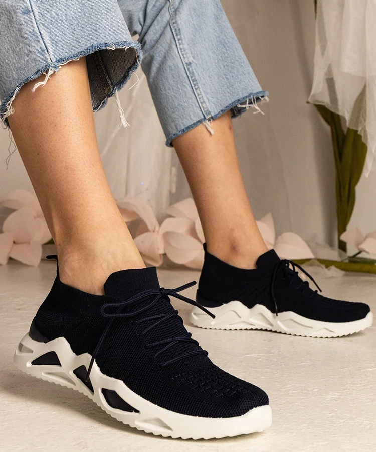 Granatowe sneakersy damskie z skarpetkową cholewką Miyana