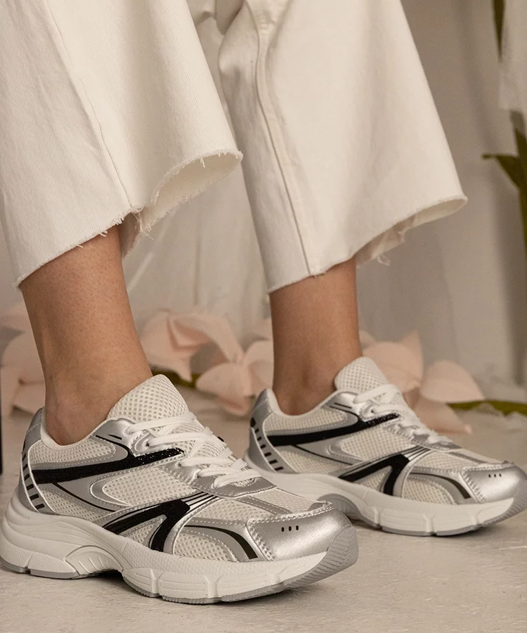 Srebrne sneakersy damskie sportowe z brokatem Bakari