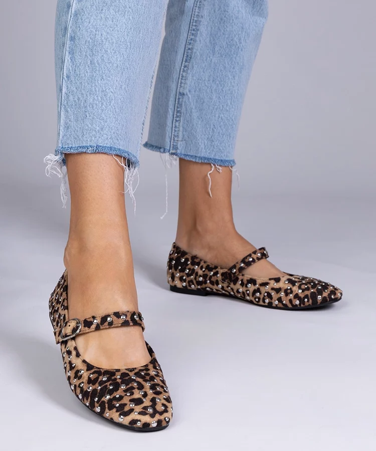 Panterkowe balerinki ze ćwiekami i sprzączką Salos