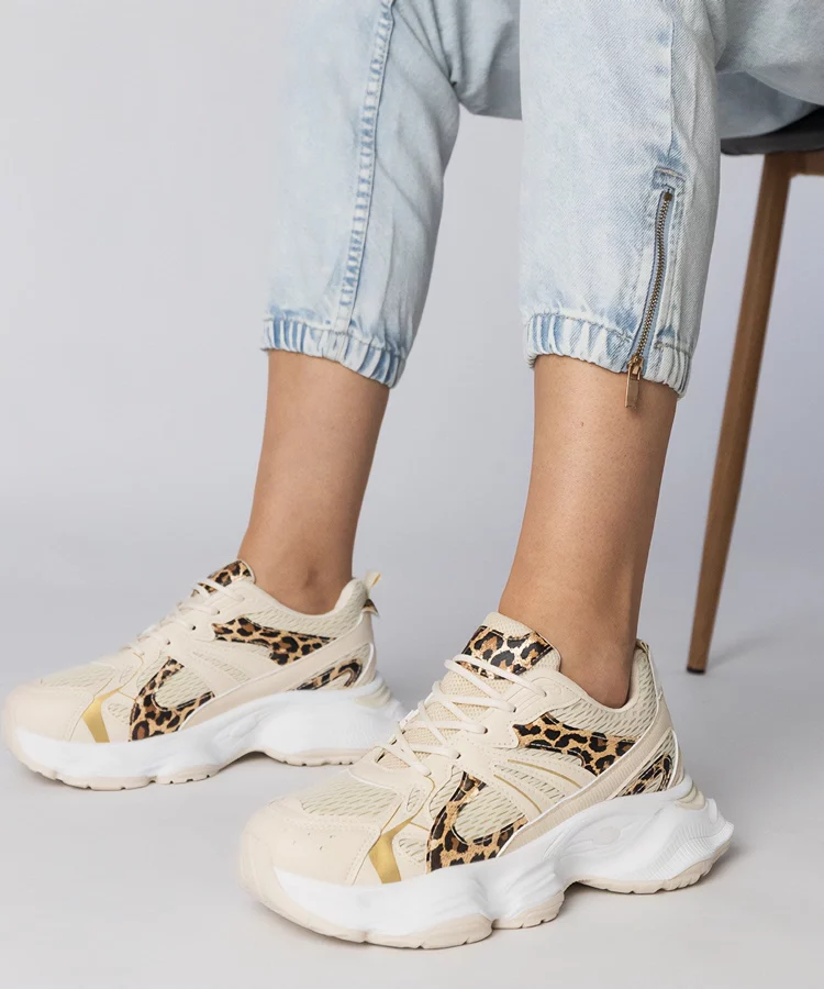 Panterkowe sneakersy sportowe na masywnej podeszwie Klarris