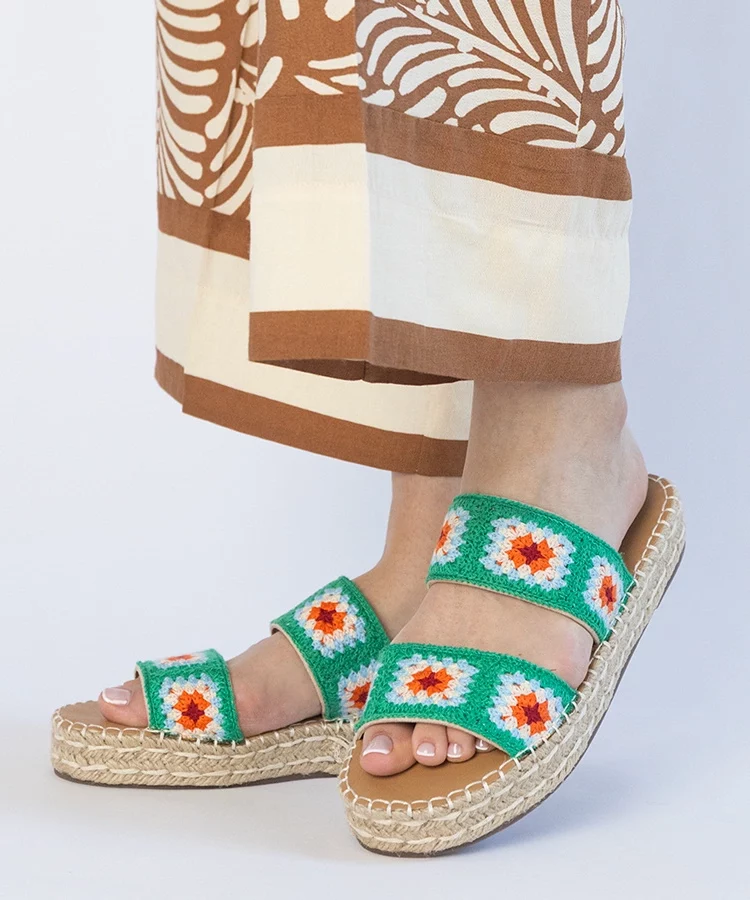 Zielone klapki espadryle haftowane Lelis