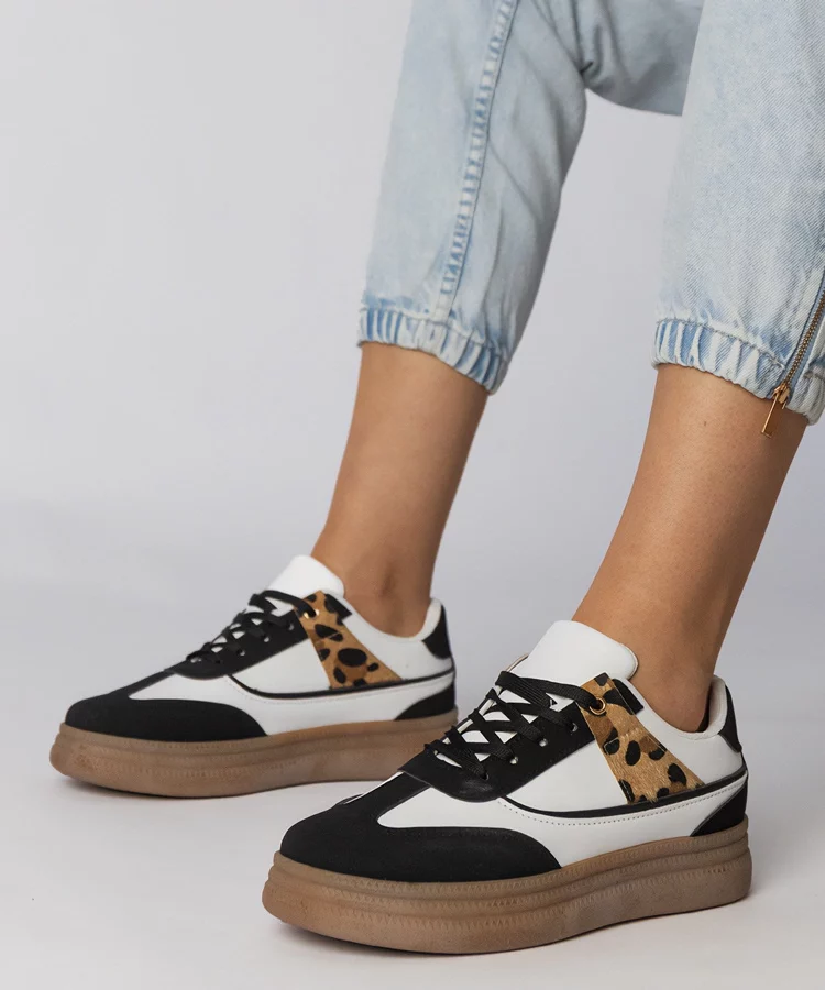 Biało-czarne sneakersy z panterkowym dodatkiem Meril