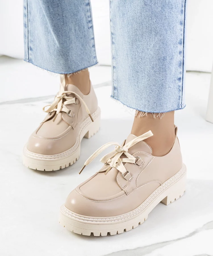 Beżowe półbuty damskie Labour