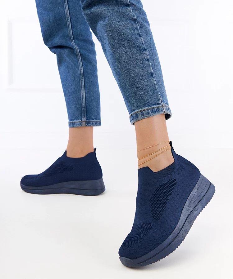 Granatowe sneakersy materialowe wsuwane Romaro