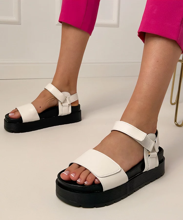 Białe sandały z ekoskóry na platformie Trensi