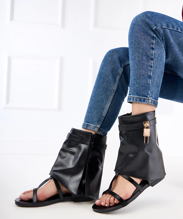 Czarne sandały płaskie z cholewką Serida