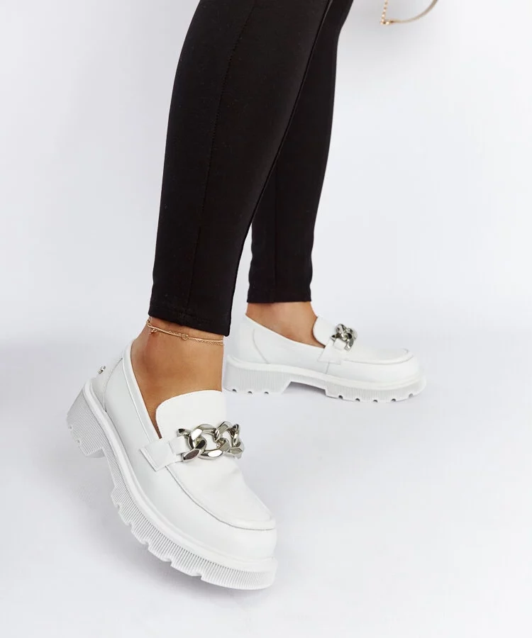 Białe skórzane mokasyny GOE LL2N4038