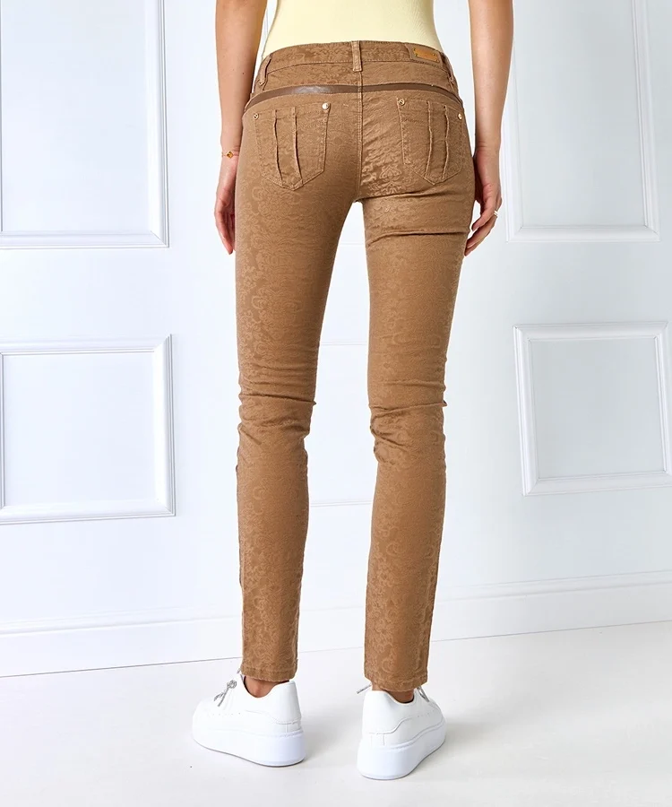 Brązowe spodnie materiałowe w kwiaty Orione