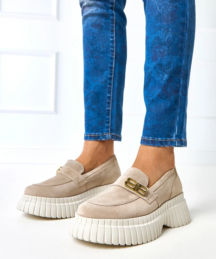 Beżowe zamszowe półbuty Karino na platformie