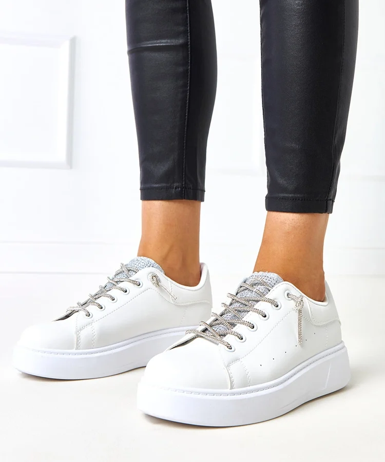 Białe sneakersy z efektownym zdobieniem Asmait