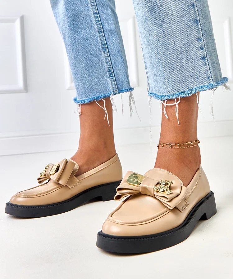 Beżowe mokasyny z kokardką i misiem Teriwa