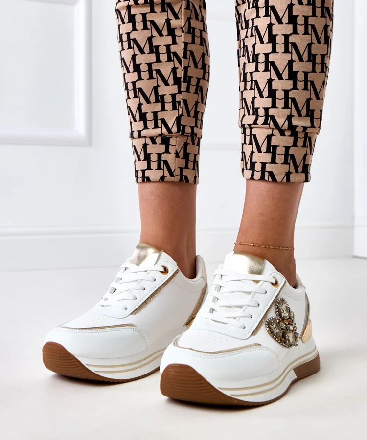 Białe sneakersy na platformie zdobione kamieniami Zerila