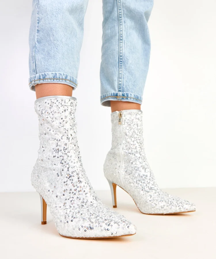 Srebrne botki z cekinowym wykończeniem na szpilce Venda