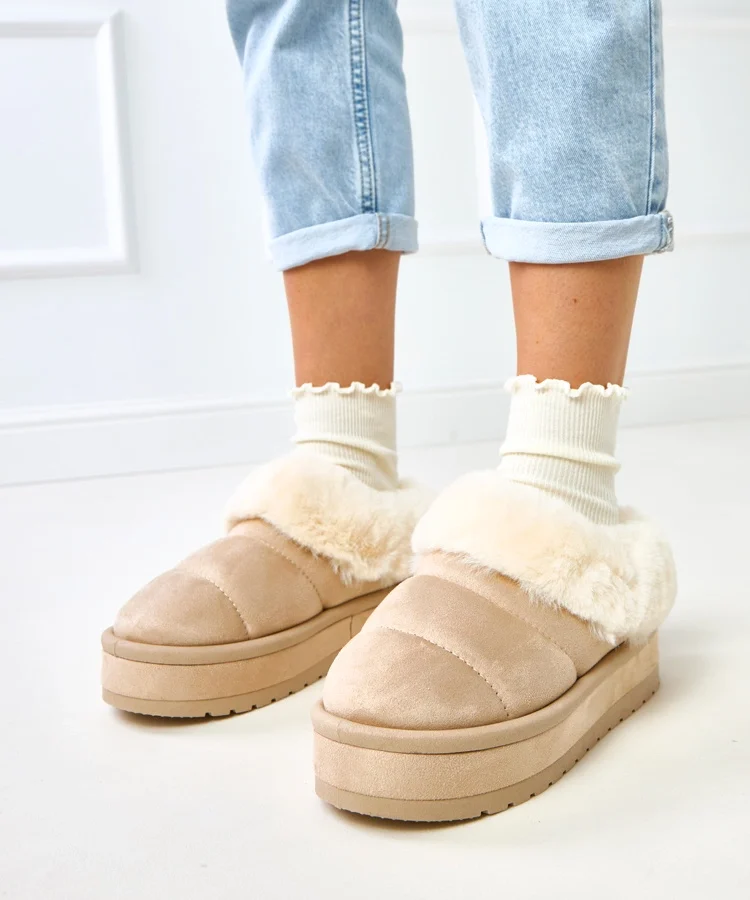 Beżowe krótkie śniegowce ocieplane futerkiem Almeida