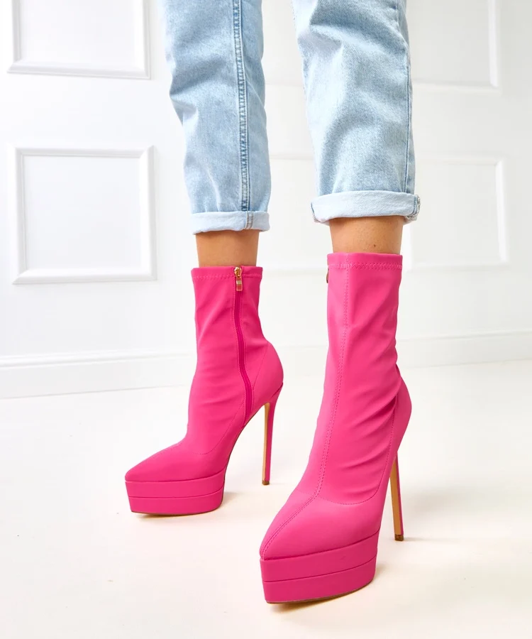 Różowe satynowe botki na szpilce z platformą Ramla