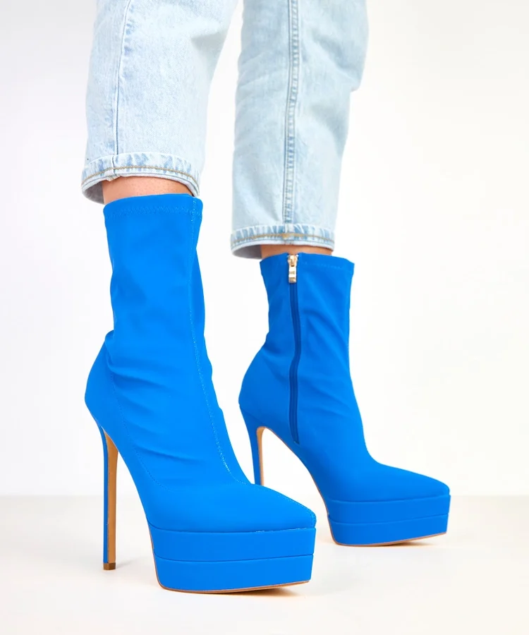 Niebieskie satynowe botki na szpilce z platfomą Ramla