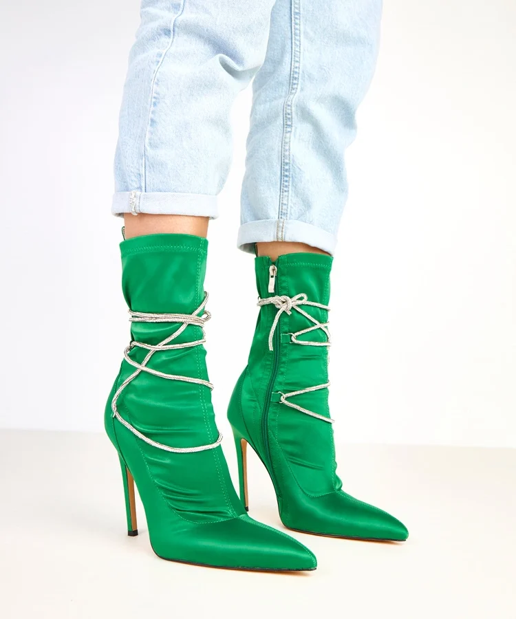 Zielone satynowe botki na szpilce zdobione cyrkoniami Tolnai