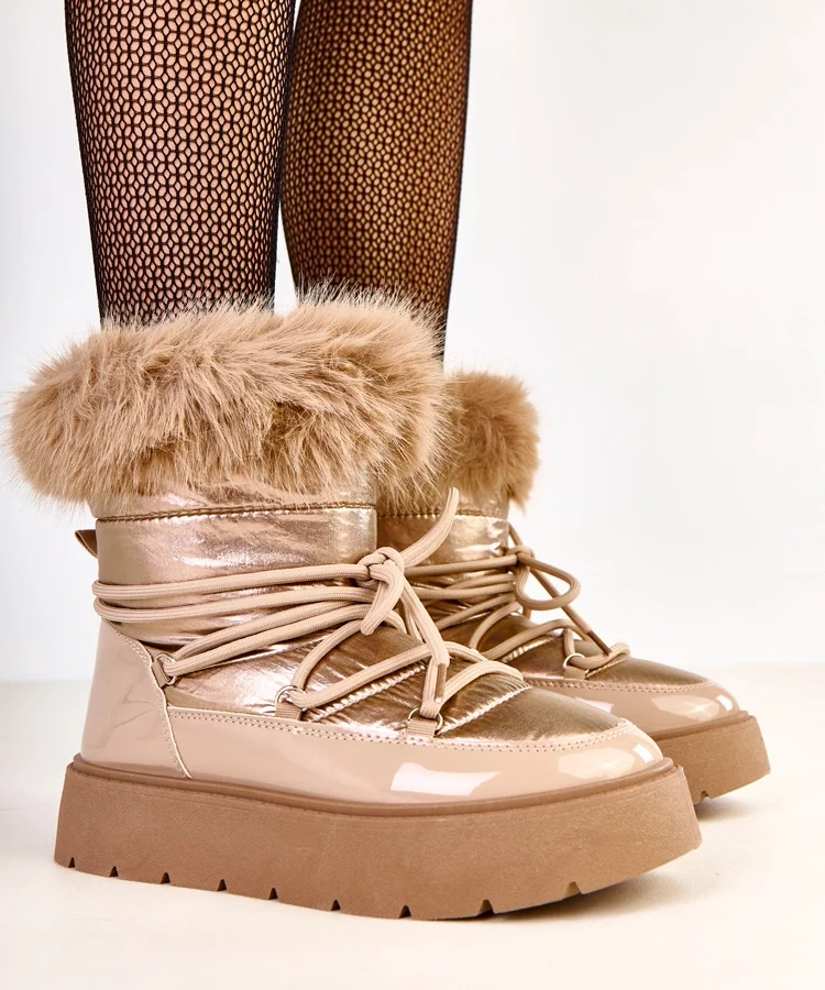 Beżowe śniegowce z sznurówkami i lakierowanym akcentem Garis
