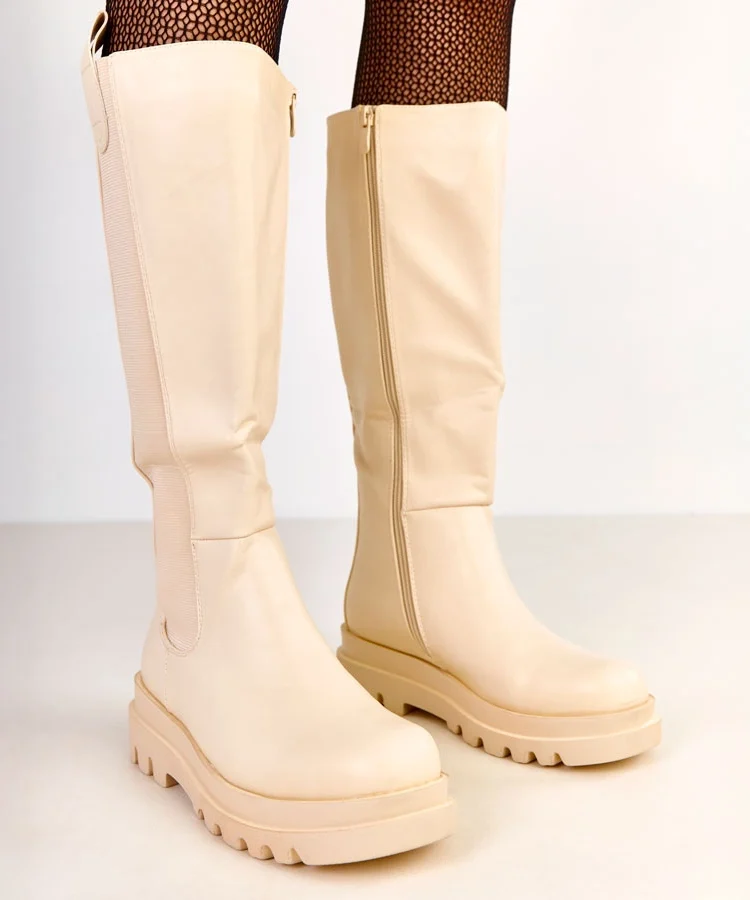 Beżowe kozaki z elastyczną wstawką na cholewce Maja