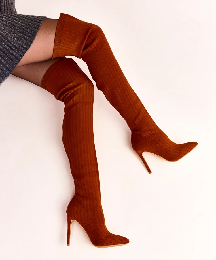 Brązowe kozaki materialowe za kolano Kenpis