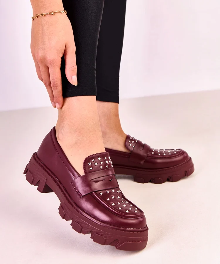 Bordowe mokasyny damskie zdobione ćwiekami Memolis