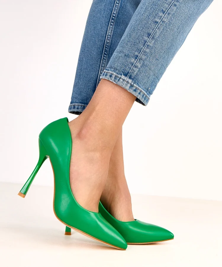 Zielone klasyczne szpilki Nicole