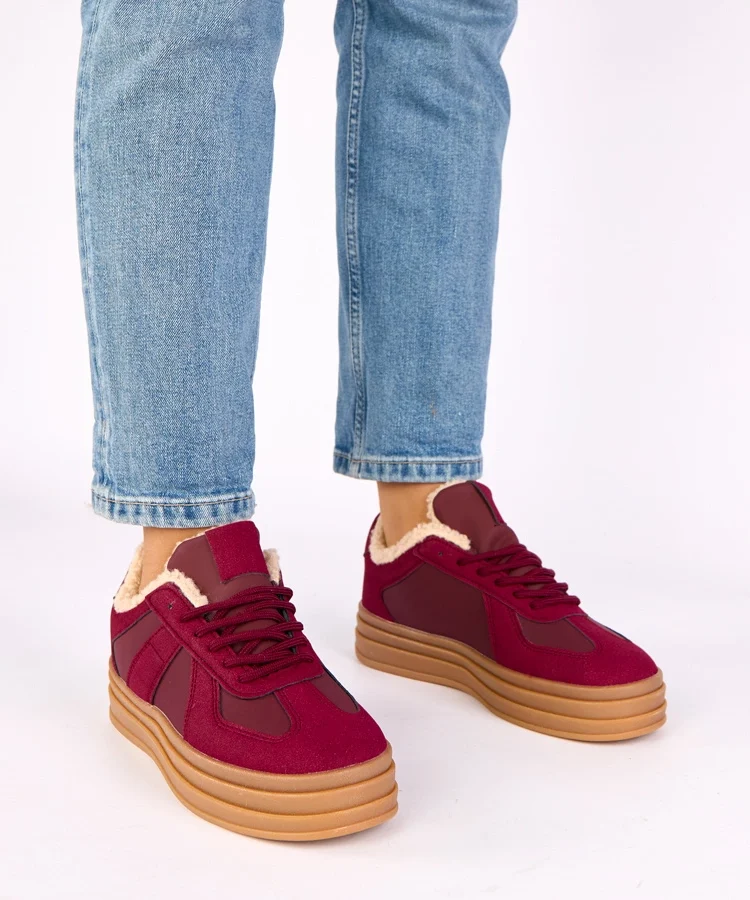 Bordowe sneakersy ocieplane futerkiem Kelsi