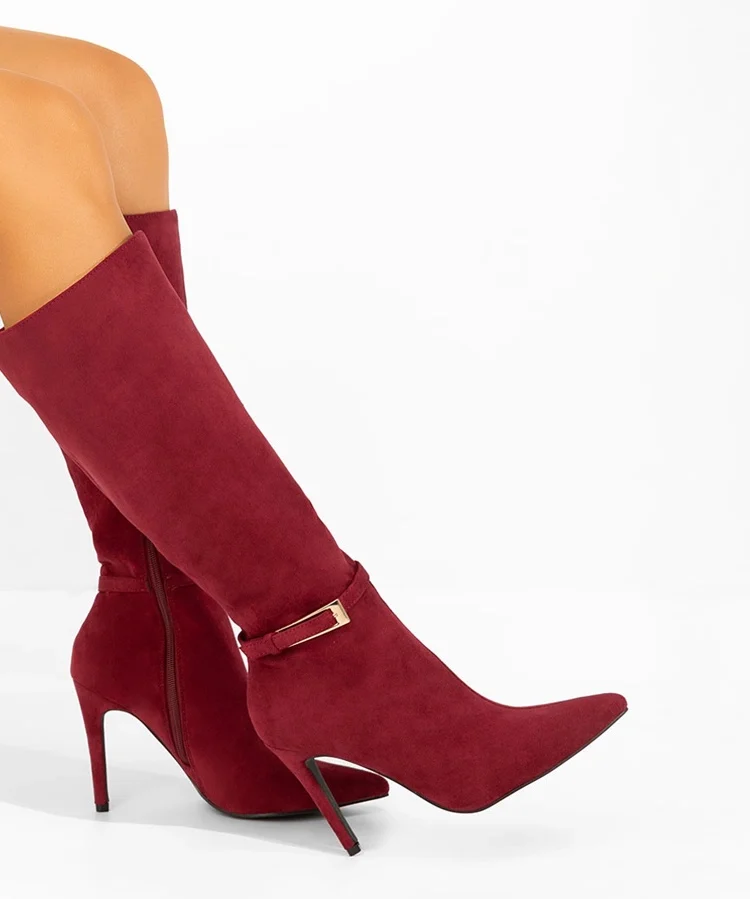 Bordowe kozaki na szpilce z ozdobną klamerką Arielle