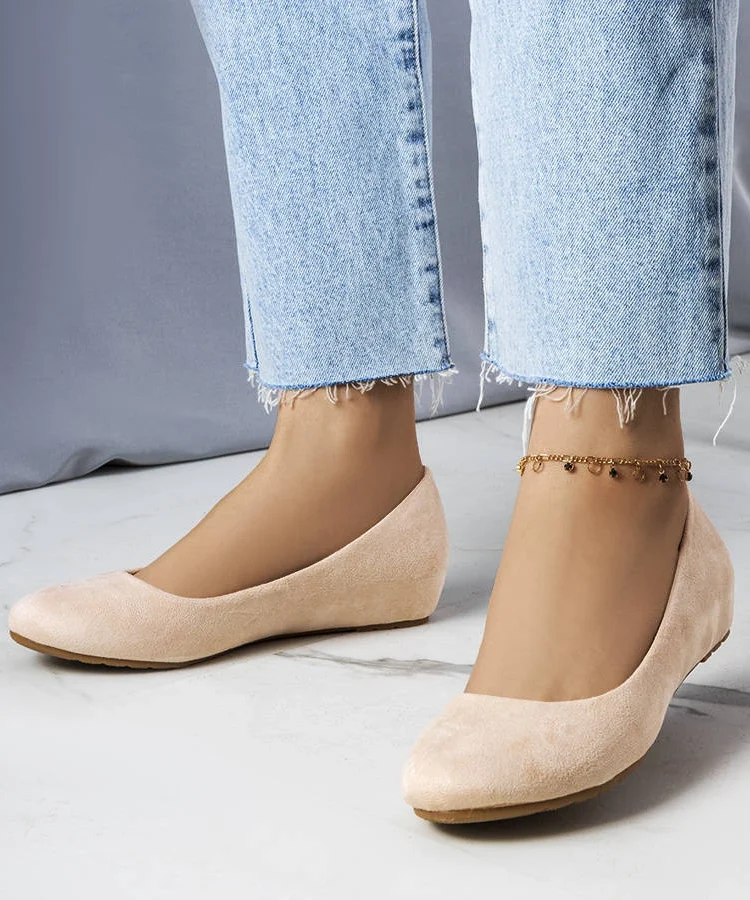 Beżowe balerinki na niskim koturnie Sylvia