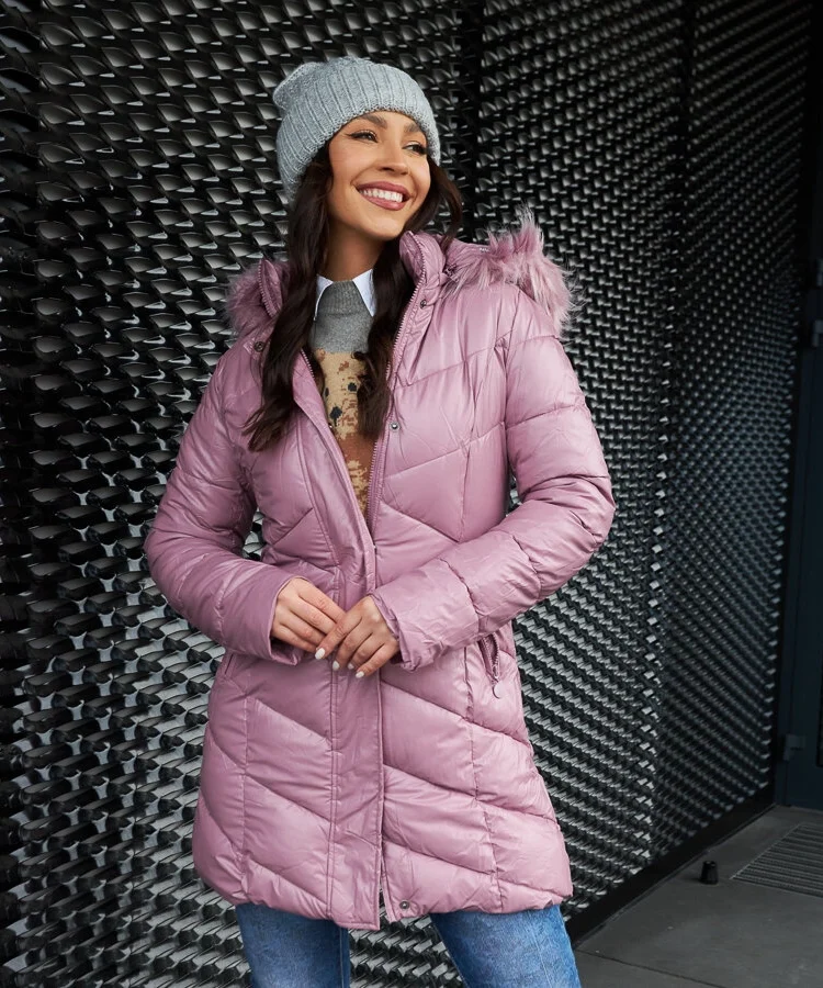 Różowa długa pikowana kurtka Carolina