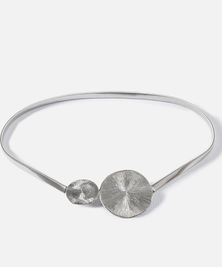 Srebrny pasek zdobiony klamerką Uriele