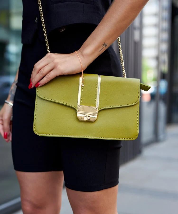 Zielone torebka na ramię z łańcuchem Elmia