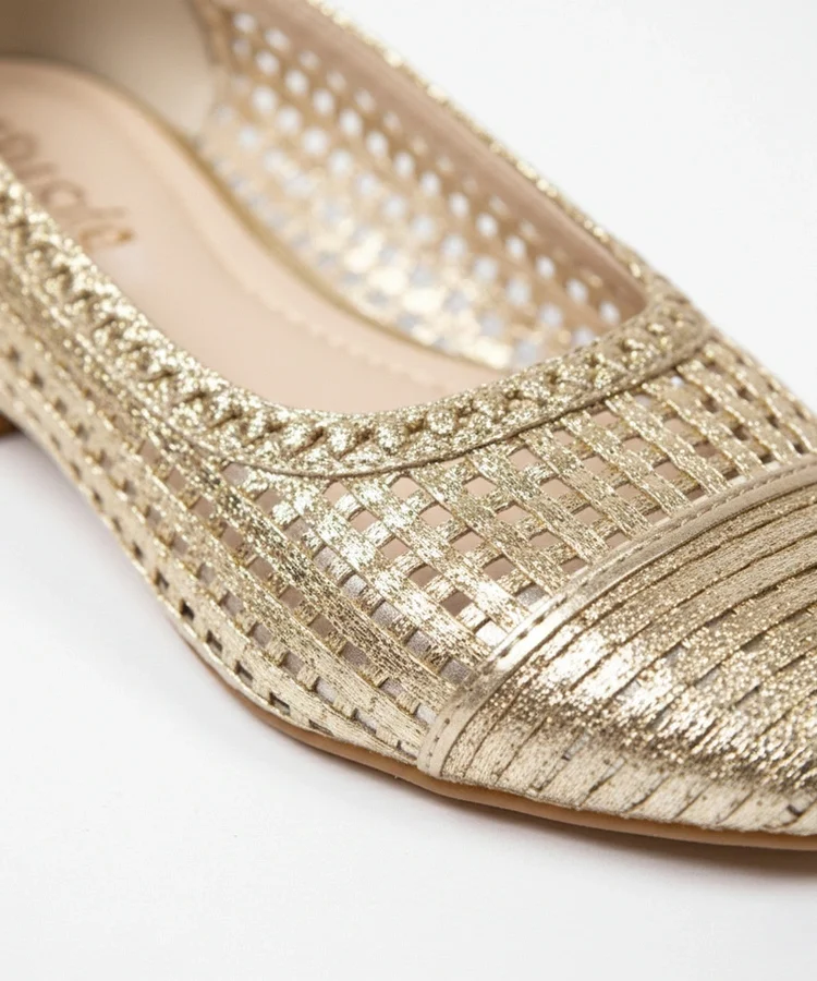 Złote ażurowe balerinki na niskim obcasie Simone