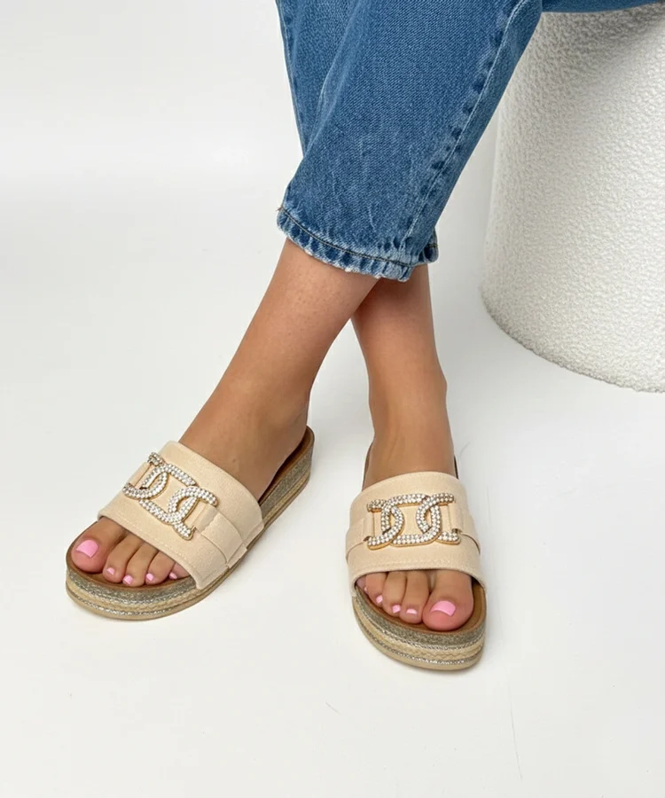 Beżowe klapki na platformie z błyszczącymi ozdobami Faustine