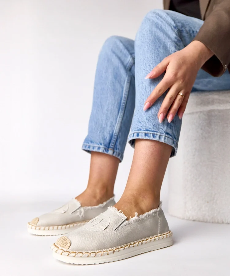 Szare espadryle na gumowej podeszwie Nadine