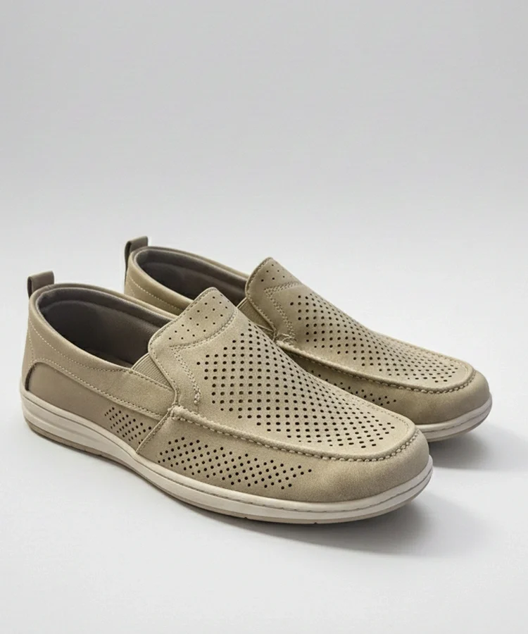 Beżowe mokasyny męskie perforowane Finn