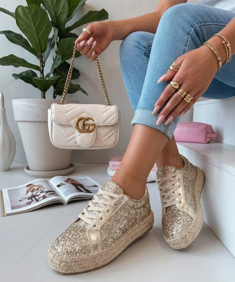 Złote damskie espadryle zdobione brokatem Taredo