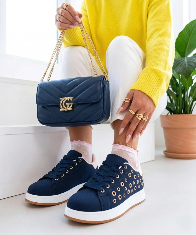 Granatowe sneakersy na platformie z nitami Adelis