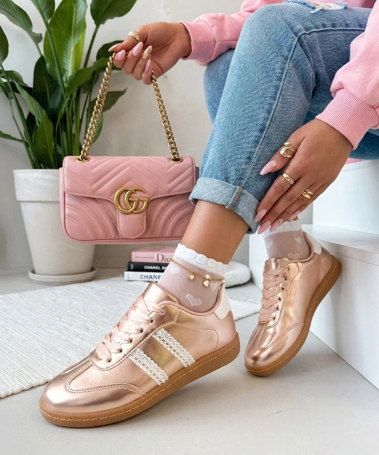 Szampańskie sneakersy damskie z satynowymi sznurówkami Madres