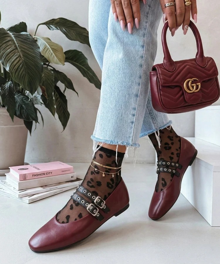 Bordowe baleriny z kwadratowym noskiem i sprzączkami Alfira