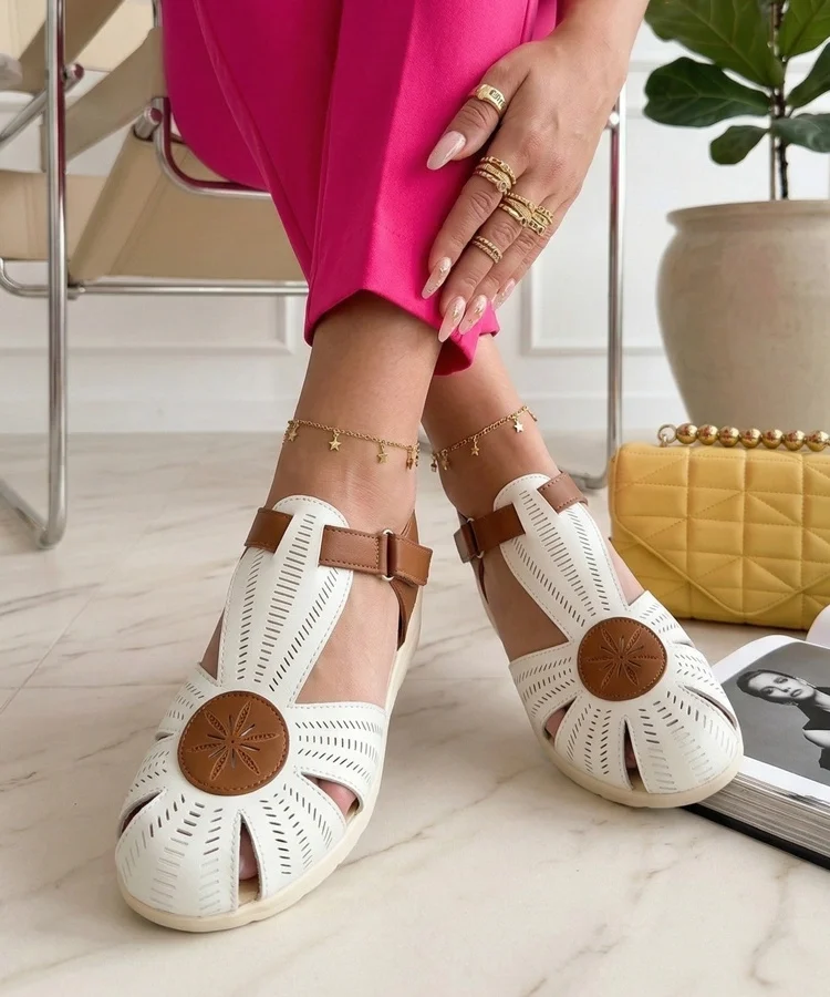 Białe Sandały Na Niskiej Koturnie Cosima