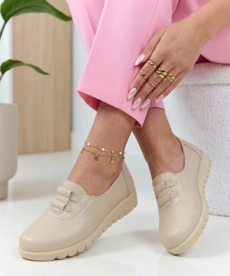 Beżowe Wsuwane Półbuty Na Niskiej Koturnie Genevie