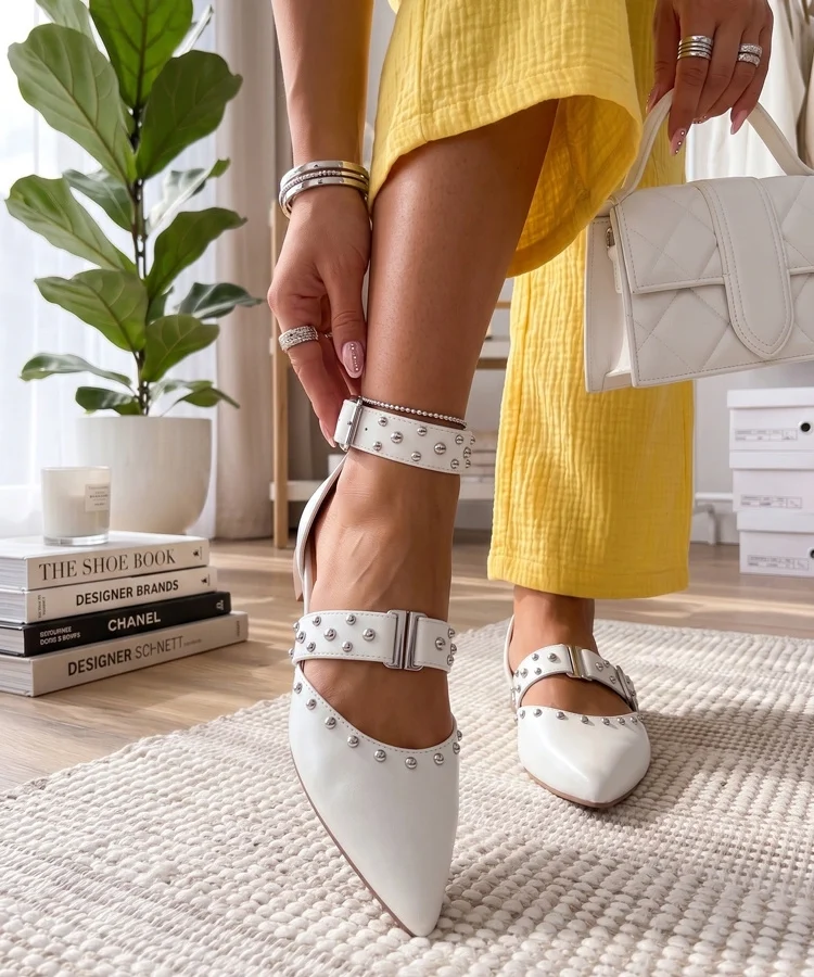 Białe Balerinki Zdobione Dżetami Clarisse