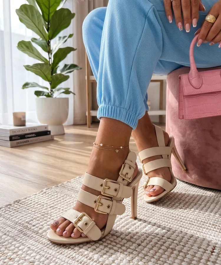 Beżowe Sandały Na Szpilce Ze Sprzączkami Rosamund