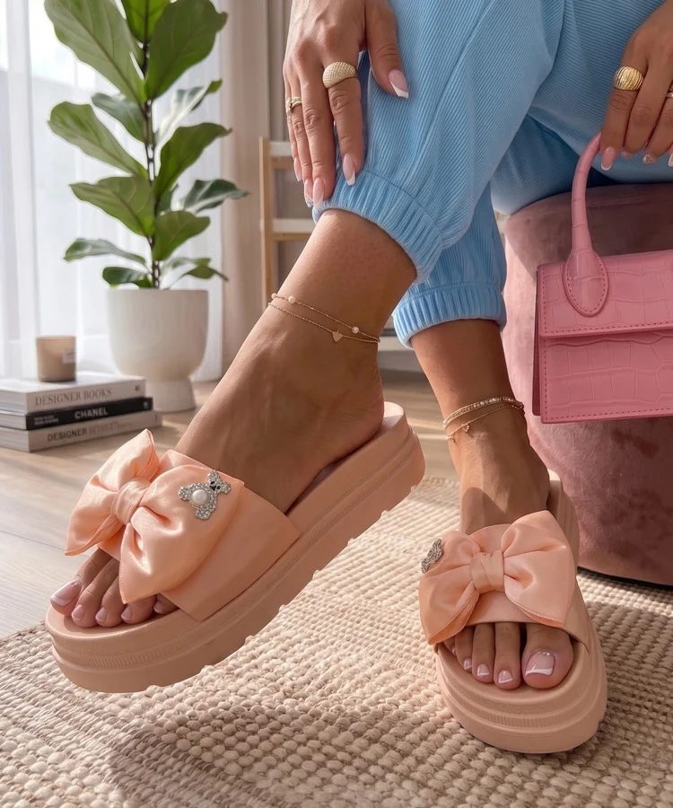 Różowe Klapki Na Platformie Z Kokardą Mireille