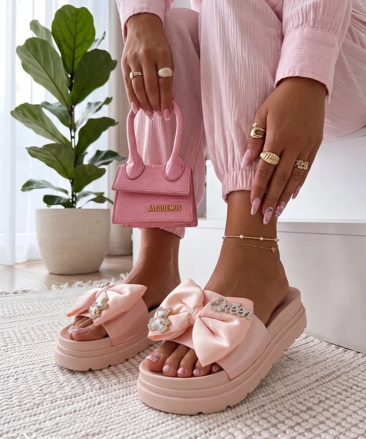 Różowe Klapki Na Platformie Z Kokardą Inès